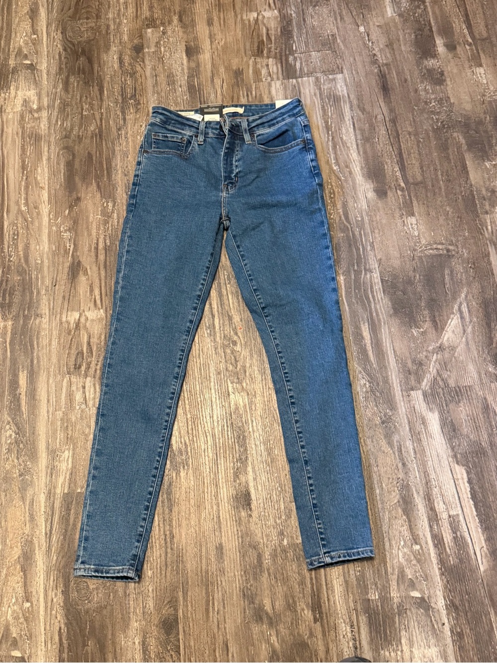 Levi’s 721 High Rise Skinny Jeans NWT 27/28